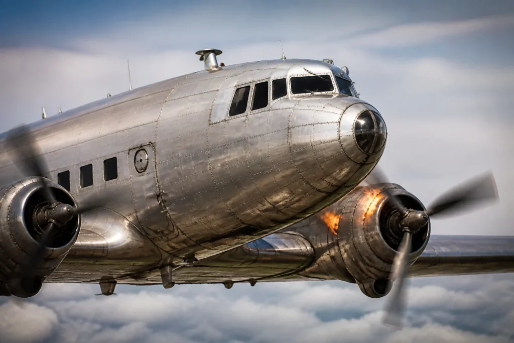 Avion Bristol 188 en acier, moteurs surchauffes, structure imposante